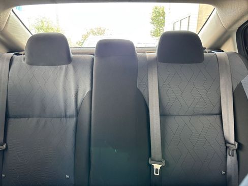 Used 2025 Nissan Versa SV FWD image 38
