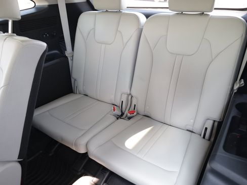 Used 2023 Kia Sorento S FWD image 16
