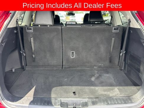 Used 2024 Toyota Highlander XLE FWD image 18