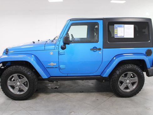 Used 2015 Jeep Wrangler Sport AWD/4WD image 6