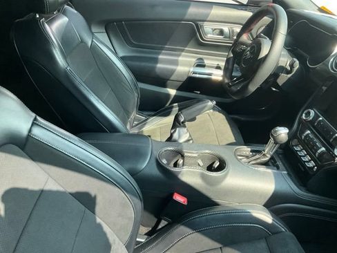 Used 2018 Ford Mustang GT Premium w/ GT Performance Package RWD image 4