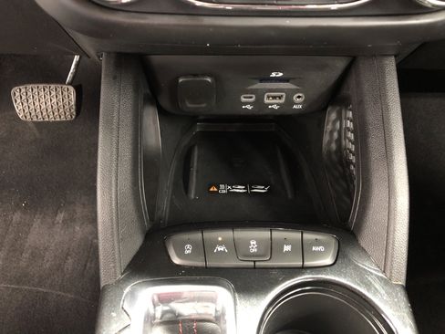 Used 2021 Chevrolet TrailBlazer RS w/ Technology Package image 18