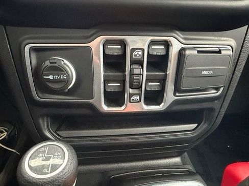 Used 2023 Jeep Wrangler Unlimited w/ Cold Weather Group image 23