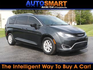 Used 2020 Chrysler Pacifica Touring-L image 1