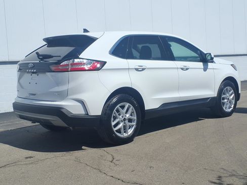 Used 2024 Ford Edge SEL w/ Convenience Package image 6