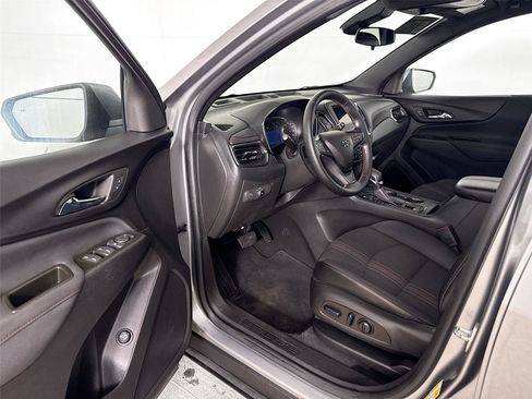 Used 2023 Chevrolet Equinox RS AWD/4WD image 3