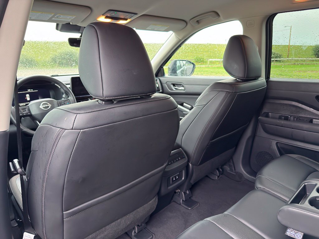 Used 2026 Nissan Pathfinder SL AWD/4WD image 29