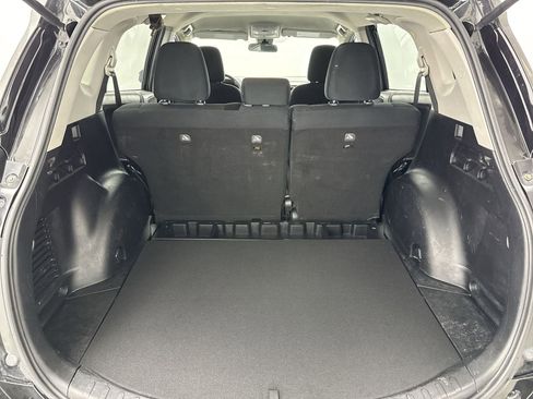 Used 2018 Toyota RAV4 LE image 34