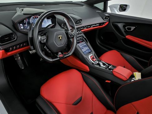 Used 2023 Lamborghini Huracan EVO RWD image 17