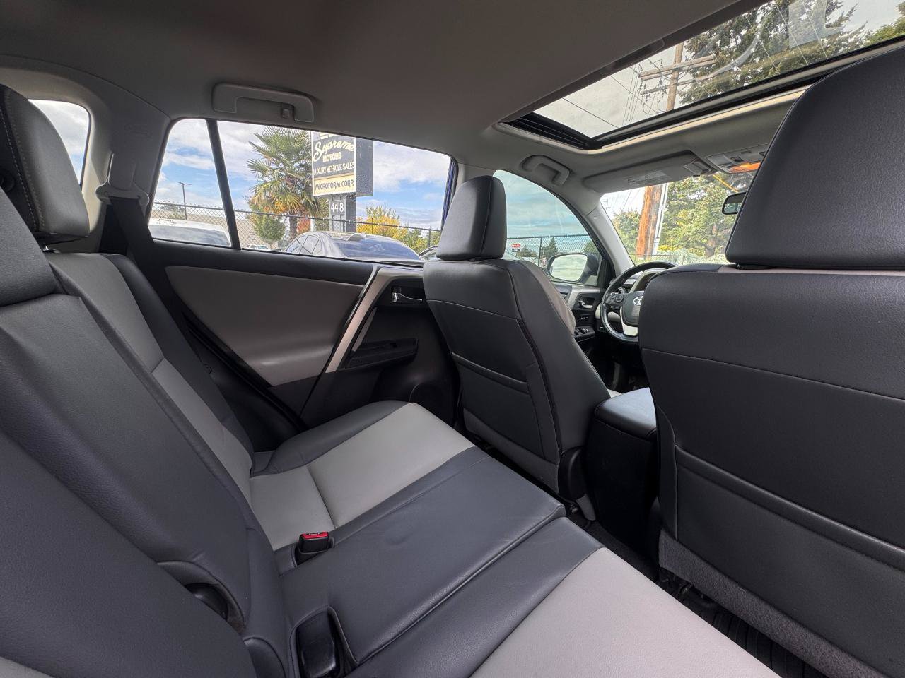 Used 2015 Toyota RAV4 Limited AWD/4WD image 23