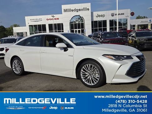 Used 2020 Toyota Avalon Limited w/ Advanced Safety Package FWD image 1