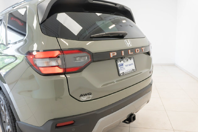New 2026 Honda Pilot TrailSport image 13