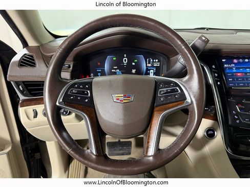 Used 2015 Cadillac Escalade ESV Luxury image 29