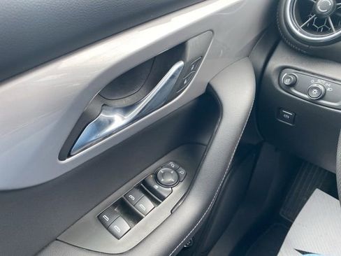 Used 2025 Chevrolet Blazer LT w/ Blazer LT Plus Package image 18