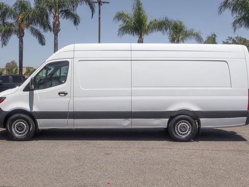 Used 2020 Mercedes-Benz Sprinter 2500 image 5