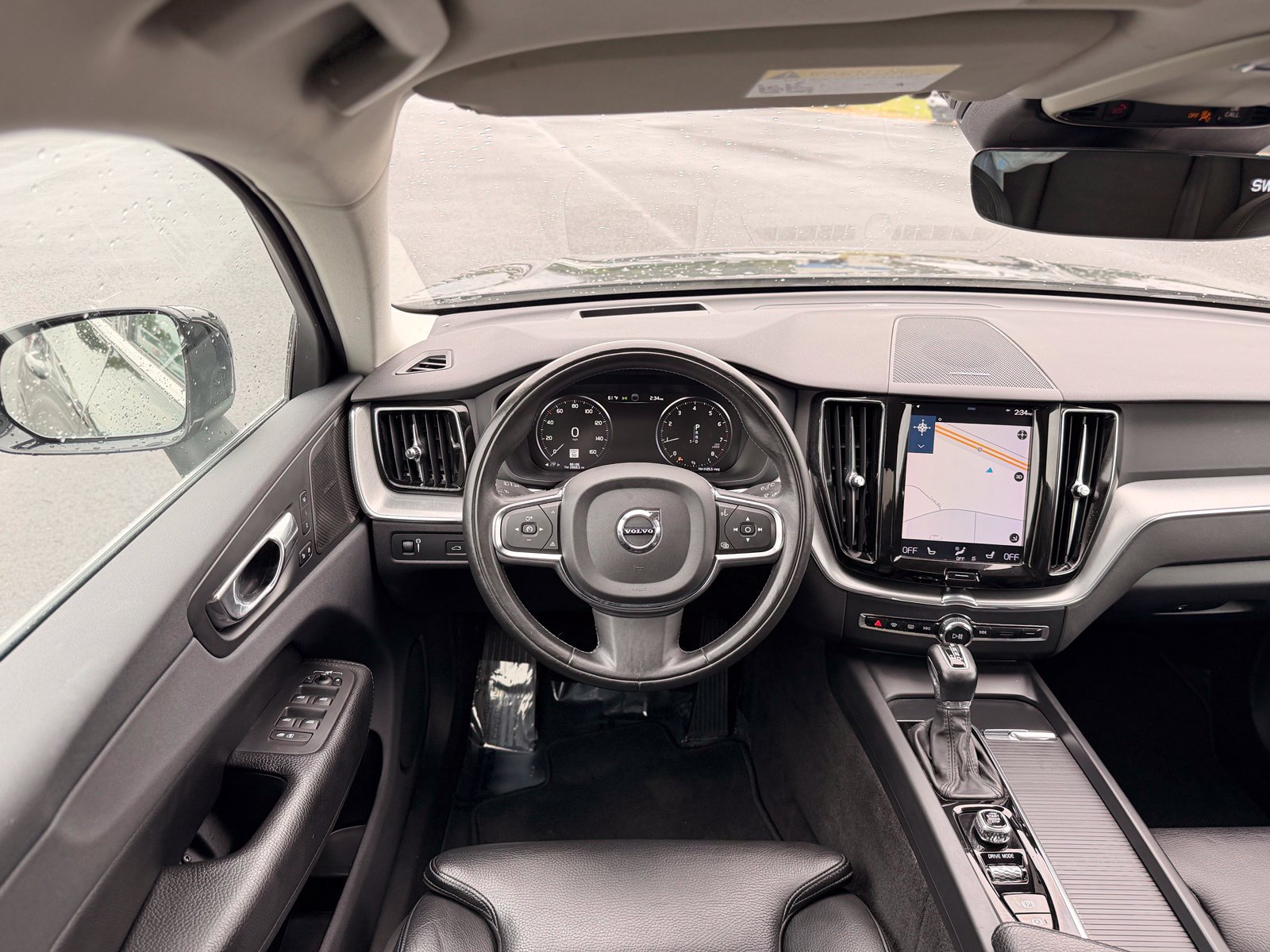 Used 2019 Volvo XC60 T5 Momentum w/ Multimedia Package AWD/4WD image 33