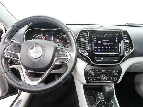 Used 2019 Jeep Cherokee Limited image 13