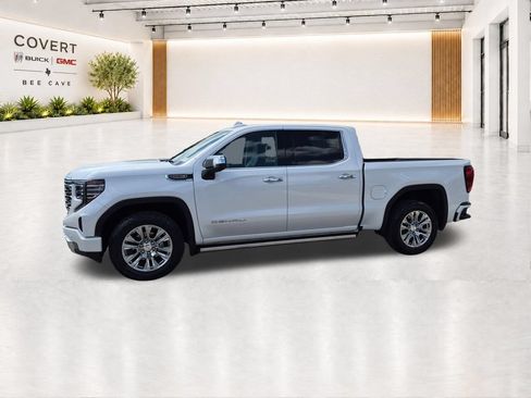Used 2023 GMC Sierra 1500 Denali w/ Technology Package AWD/4WD image 5