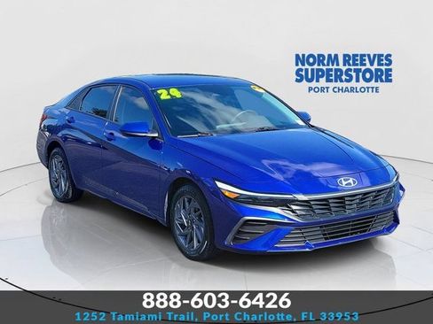 Used 2024 Hyundai Elantra SEL FWD image 1