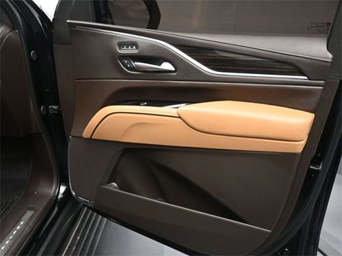 Used 2024 Cadillac Escalade Sport w/ LPO, ONYX Package image 6