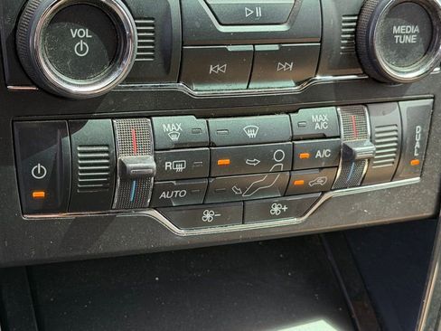 Used 2019 Ford Explorer XLT w/ Equipment Group 201A image 20