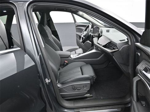 Certified 2025 Audi Q5 Premium w/ Convenience Package image 35