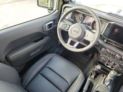 New 2026 Jeep Wrangler Unlimited Sahara AWD/4WD image 14