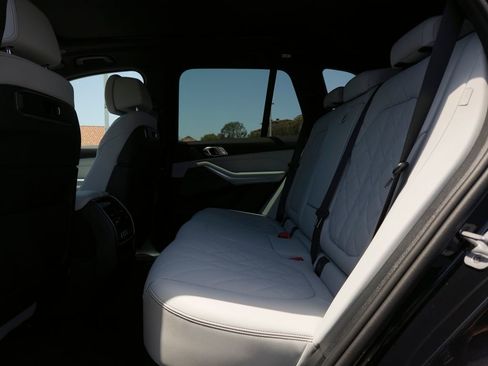 New 2026 BMW X5 xDrive40i w/ M Sport Package AWD/4WD image 7