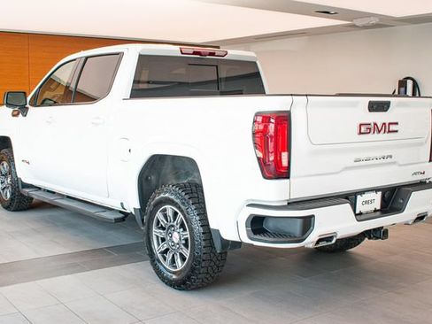 Used 2024 GMC Sierra 1500 AT4 w/ Technology Package AWD/4WD image 8