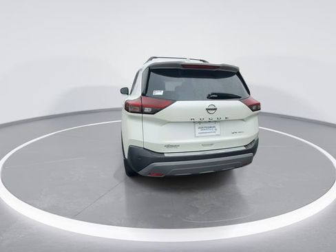 Used 2021 Nissan Rogue SV w/ Premium Package image 7