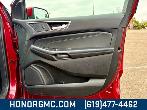 Used 2024 Ford Edge Titanium image 24