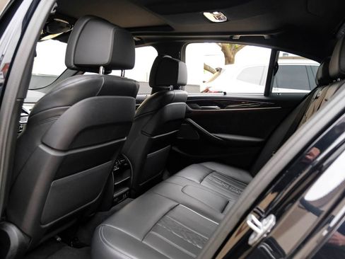 Used 2023 BMW M550i xDrive w/ Executive Package image 51