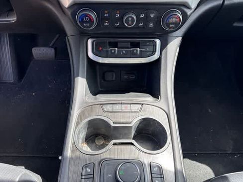 Used 2023 GMC Acadia SLT w/ Elevation Edition FWD image 19