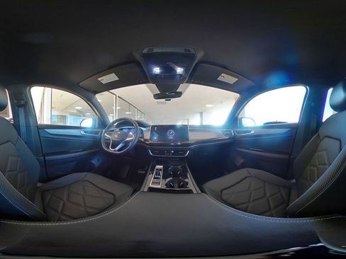 Used 2025 Volkswagen Atlas Cross Sport SE image 44