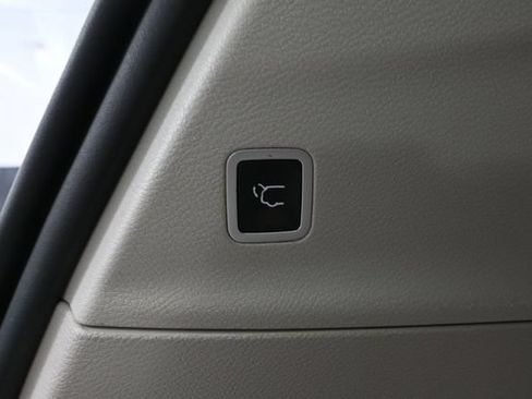 Used 2020 Chrysler Pacifica Limited FWD image 43
