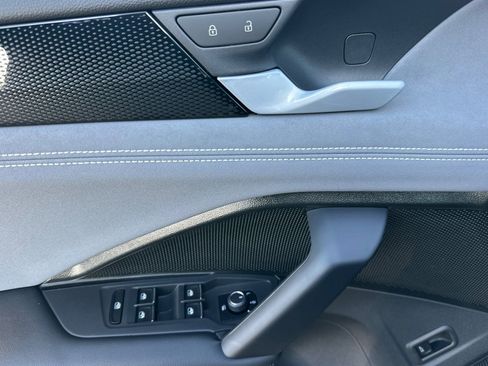 New 2026 Volkswagen Tiguan SE R-Line image 9