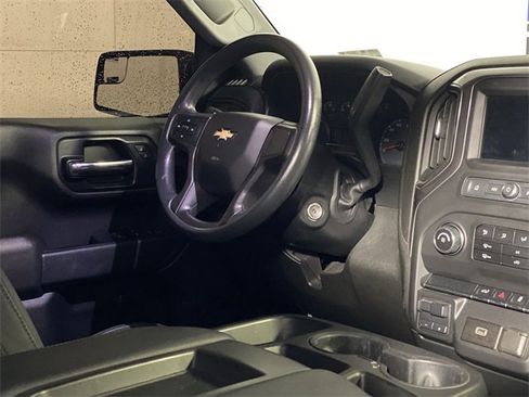 Used 2019 Chevrolet Silverado 1500 Custom w/ Custom Value Package image 10