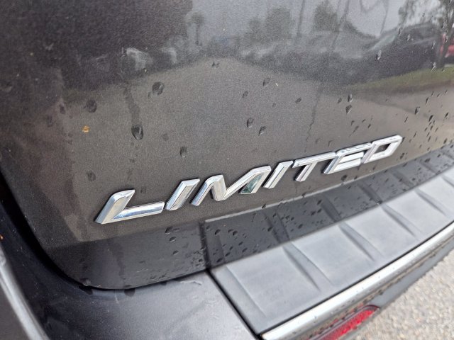 Used 2020 Ford Explorer Limited w/ Class III Trailer Tow Package RWD image 17