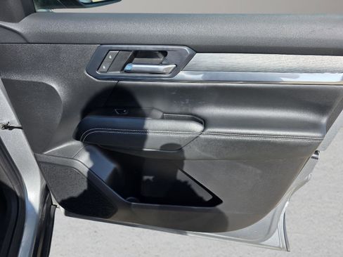 Used 2025 GMC Terrain Elevation w/ Black Edition image 30