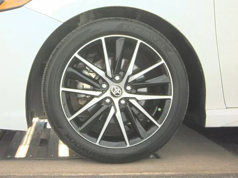 Used 2024 Toyota Camry SE image 10