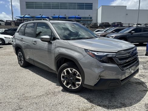 Used 2026 Subaru Forester Premium AWD/4WD image 1