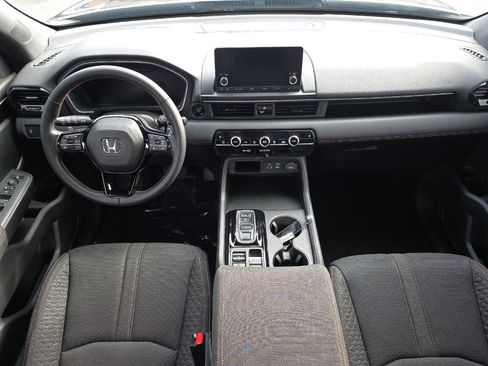 Used 2023 Honda Pilot Sport image 13