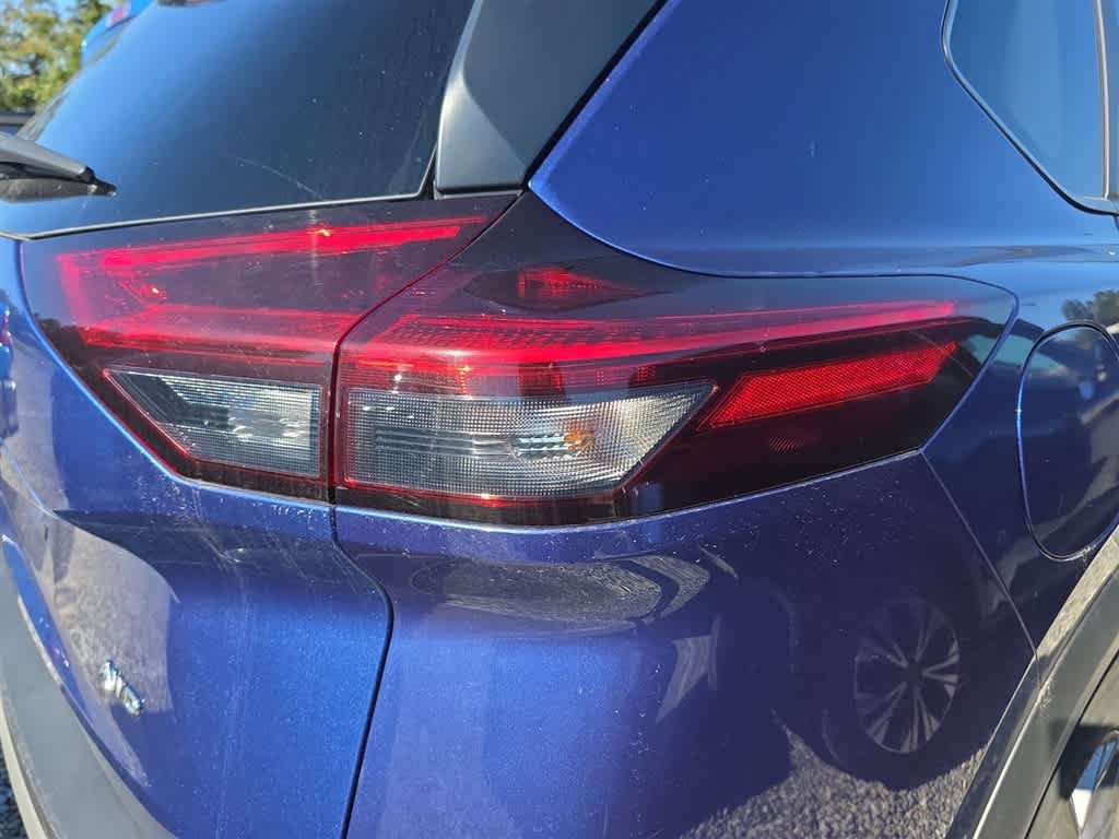 Used 2023 Nissan Rogue S AWD/4WD image 8