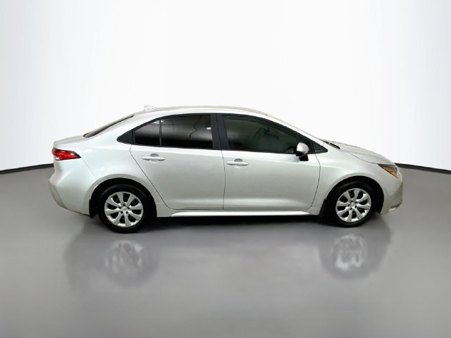 Used 2026 Toyota Corolla LE FWD image 8