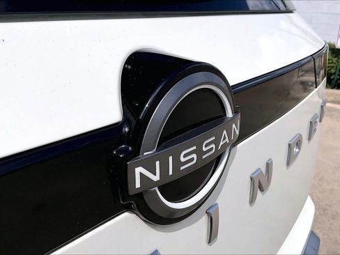 Certified 2024 Nissan Pathfinder SL w/ SL Premium Package FWD image 31