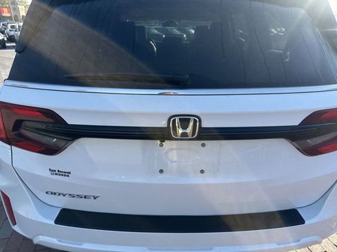 Certified 2025 Honda Odyssey EX-L image 9