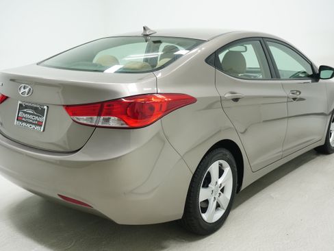 Used 2013 Hyundai Elantra GLS w/ Preferred Pkg FWD image 4
