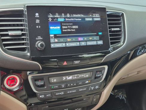 Used 2019 Honda Pilot Touring image 15