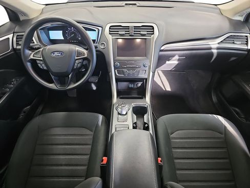 Used 2020 Ford Fusion SE FWD image 9