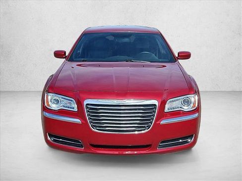 Used 2013 Chrysler 300 RWD image 2
